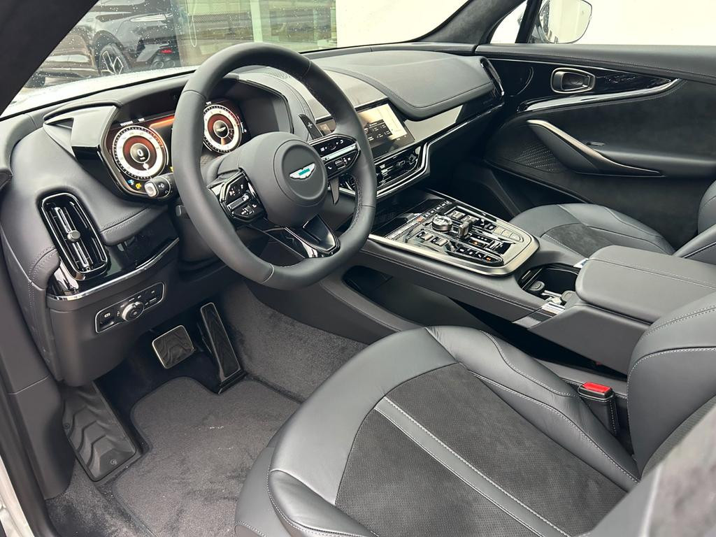 Aston Martin DBX