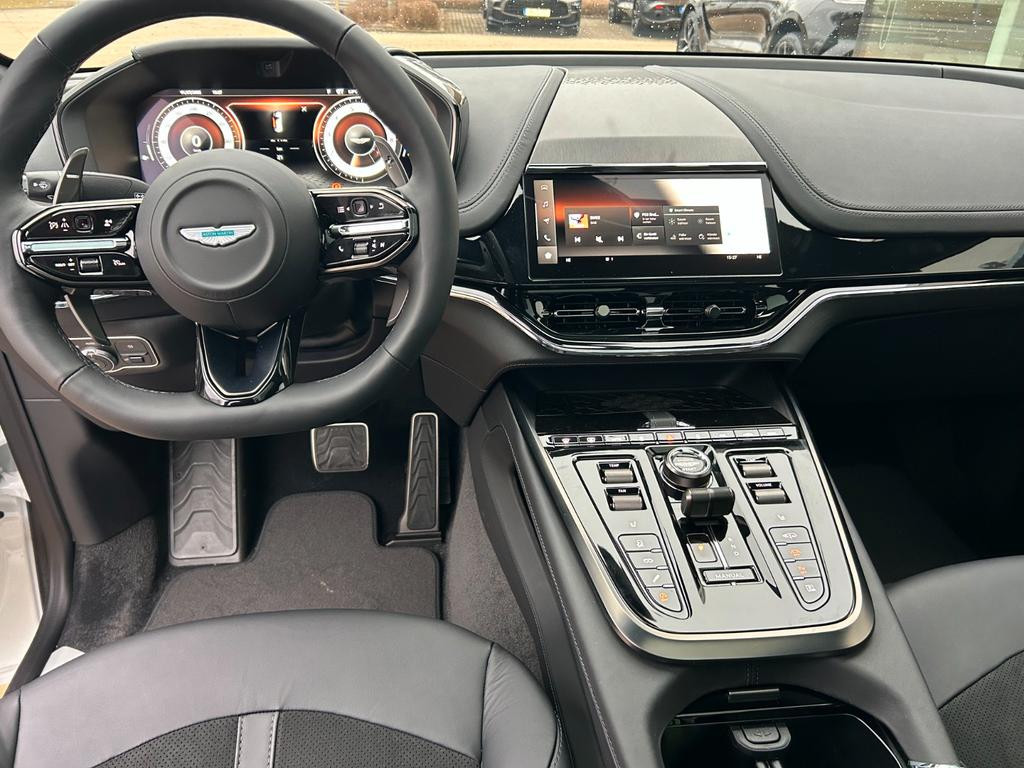 Aston Martin DBX