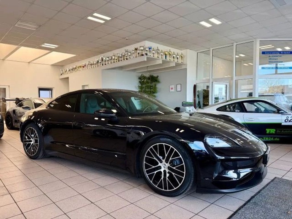 Porsche Taycan Performance Plus