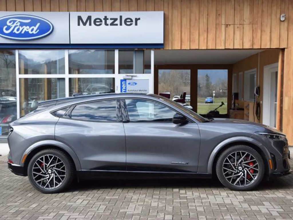 Ford Mustang Mach-E AWD GT