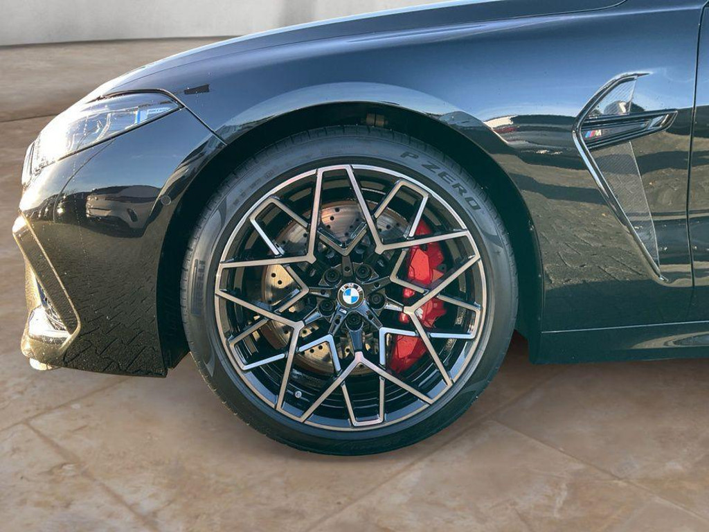 BMW M8