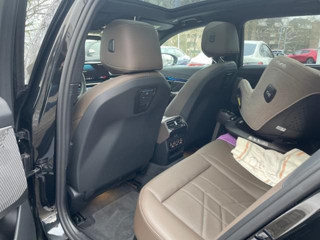 BMW i5 Touring eDrive40