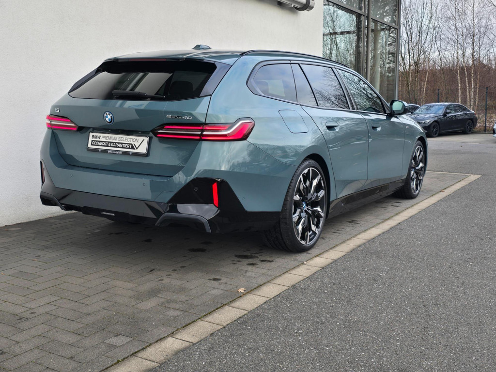 BMW i5