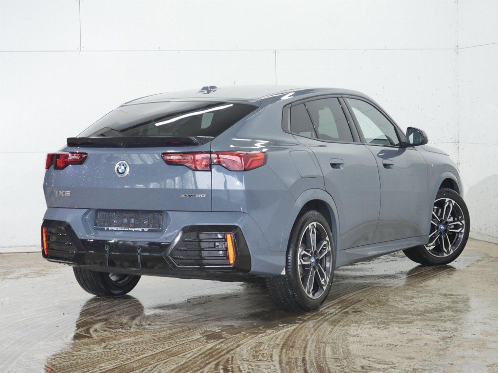BMW iX2