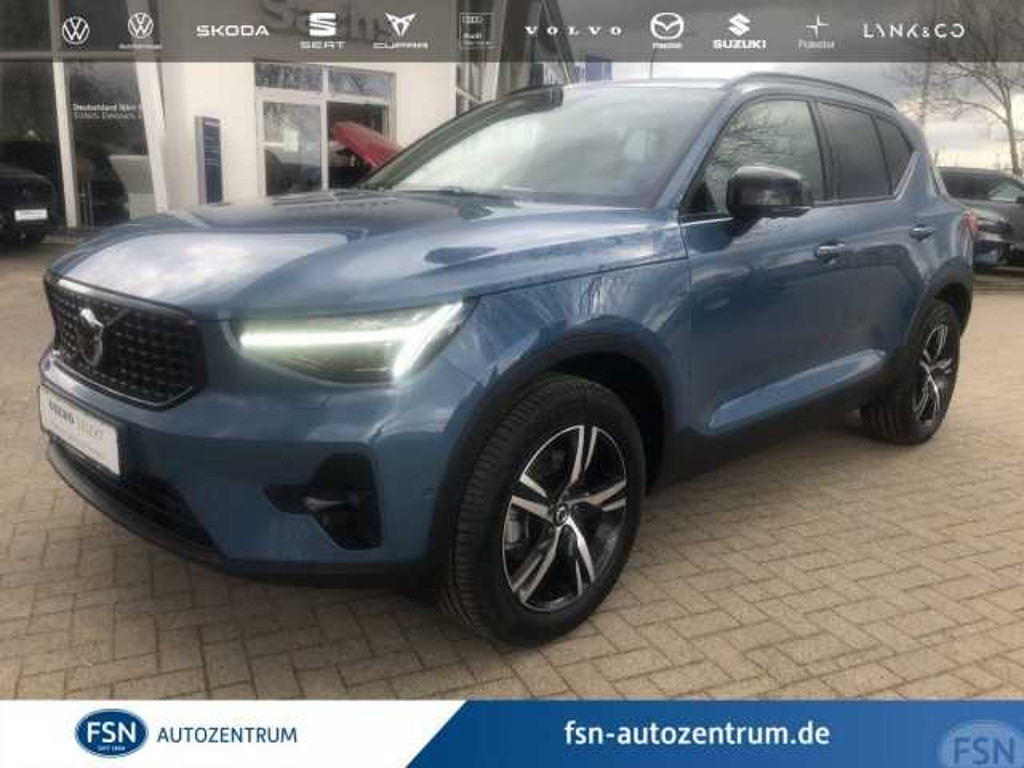Volvo XC40 Plus Dark