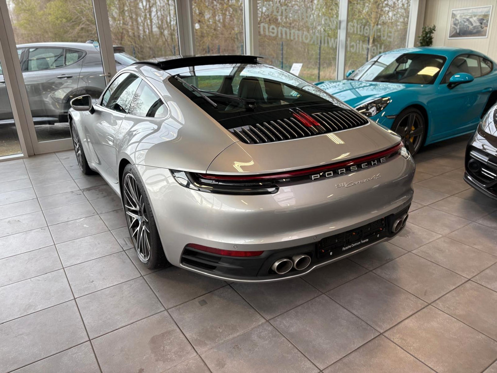 Porsche 992