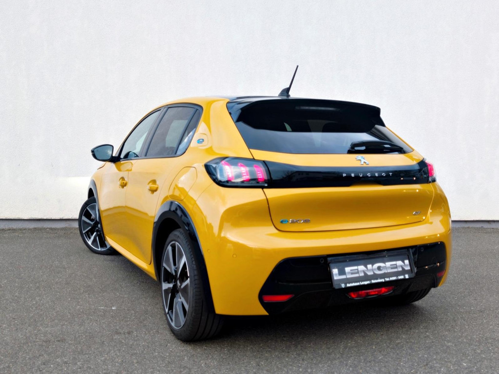 Peugeot e-208