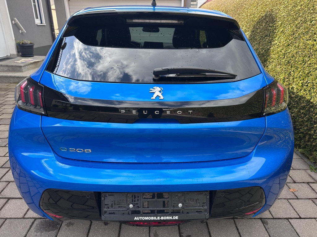 Peugeot e-208