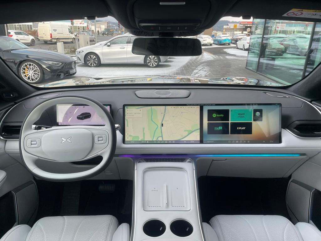 Xpeng G9