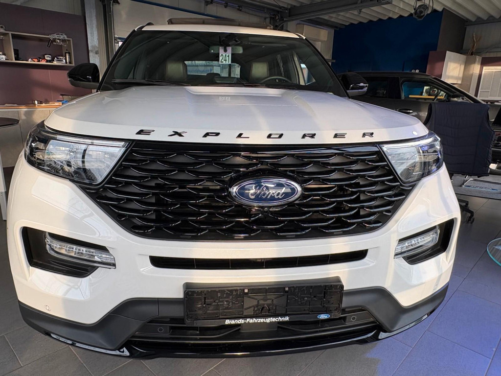 Ford Explorer 4x4 ST Line Plug in Hybrid AWD