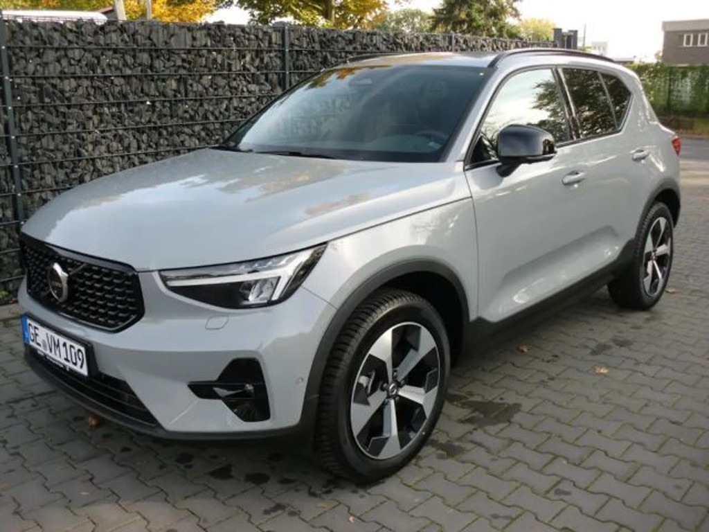 Volvo XC40 Plus Dark