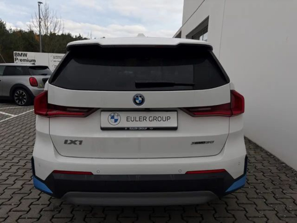BMW iX1