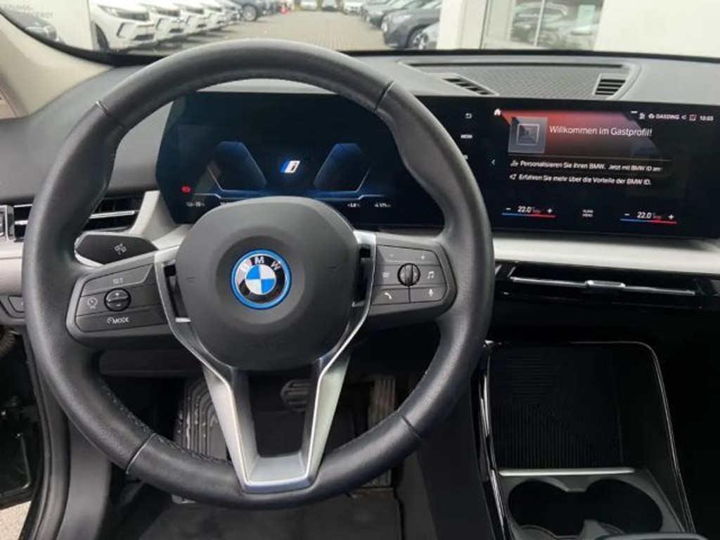 BMW iX1
