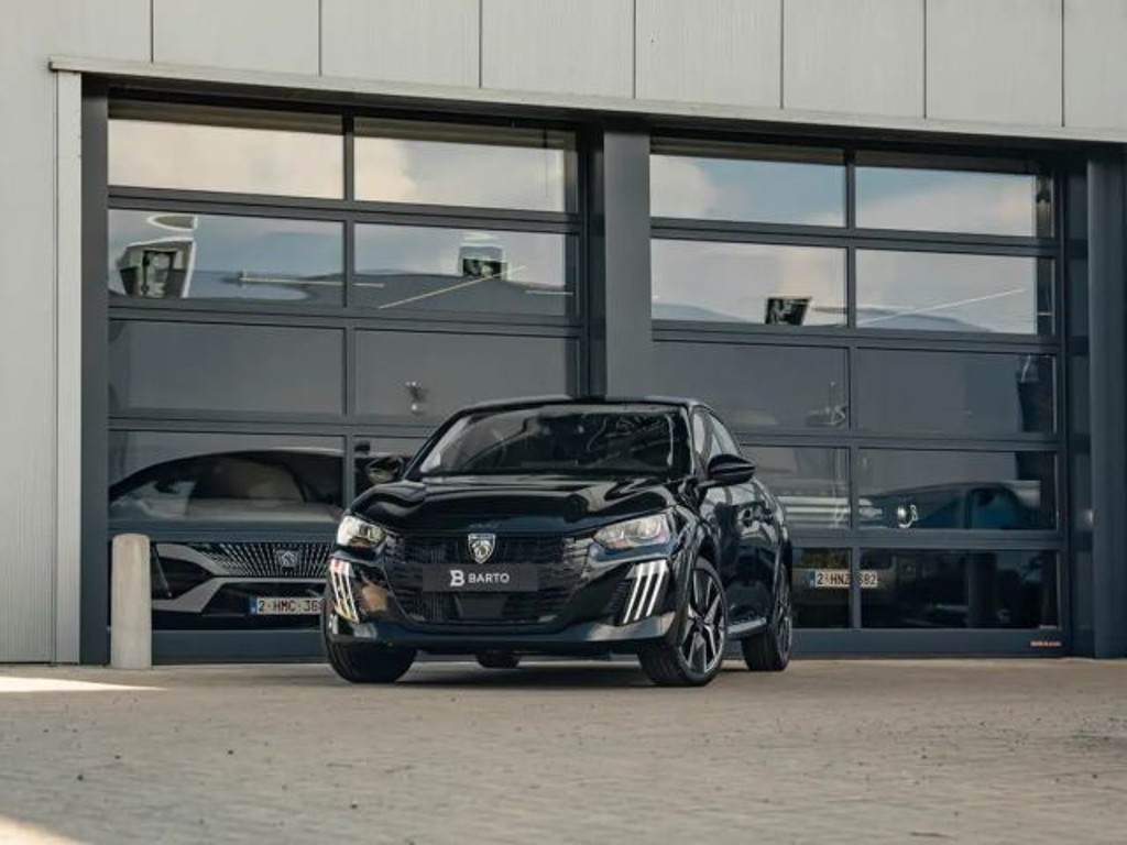 Peugeot 208 Envy | Camera | Parksens. v&a | Carplay/Android...