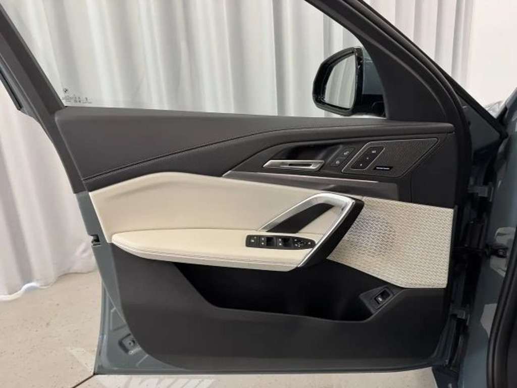 BMW iX2
