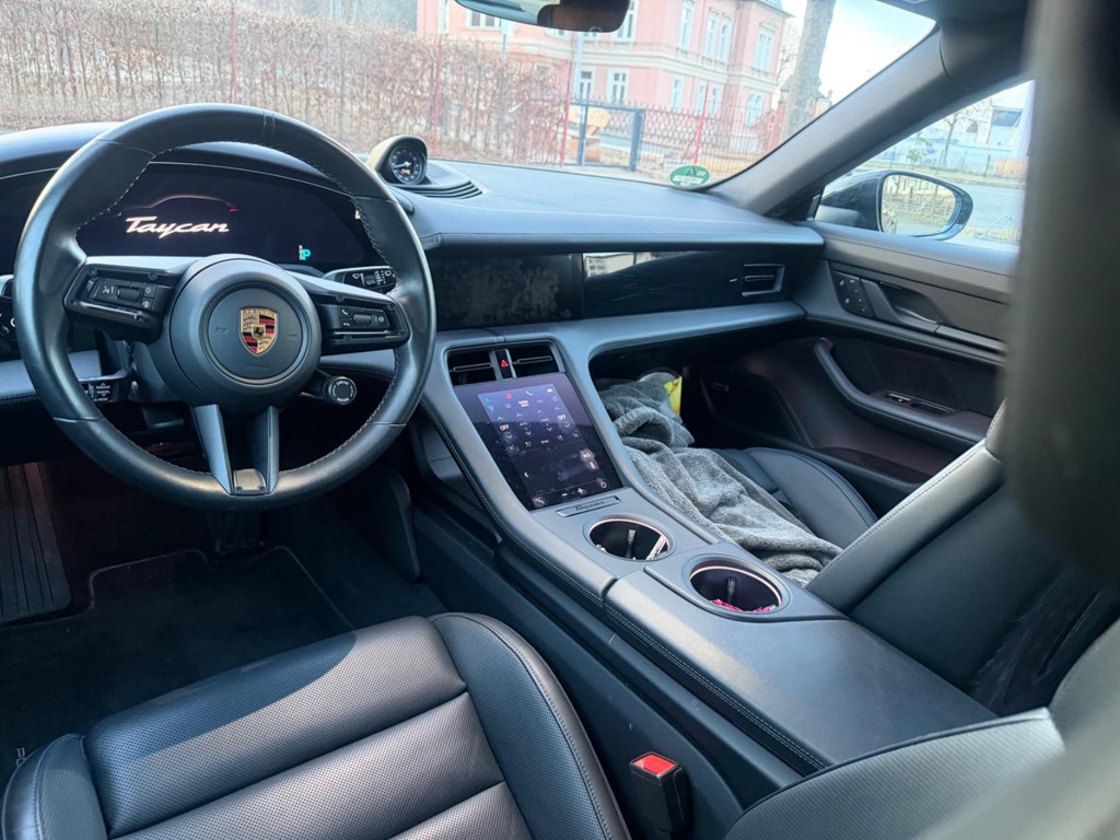 Porsche Taycan
