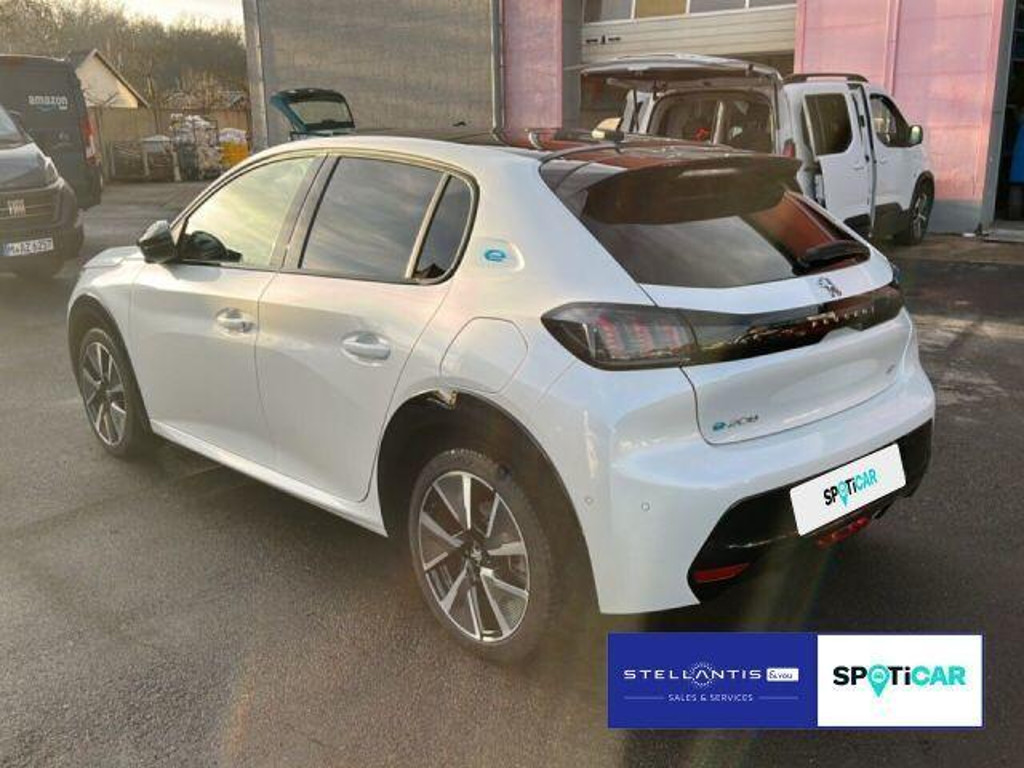 Peugeot e-208