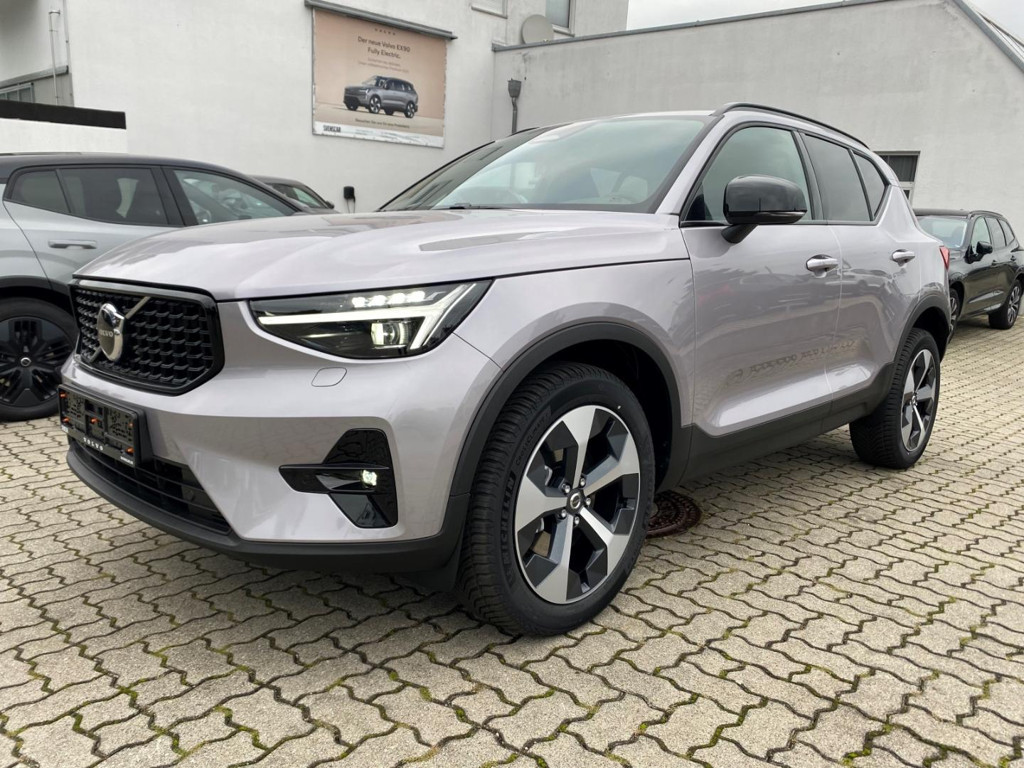 Volvo XC40 Plus Dark