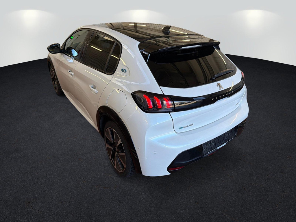 Peugeot e-208
