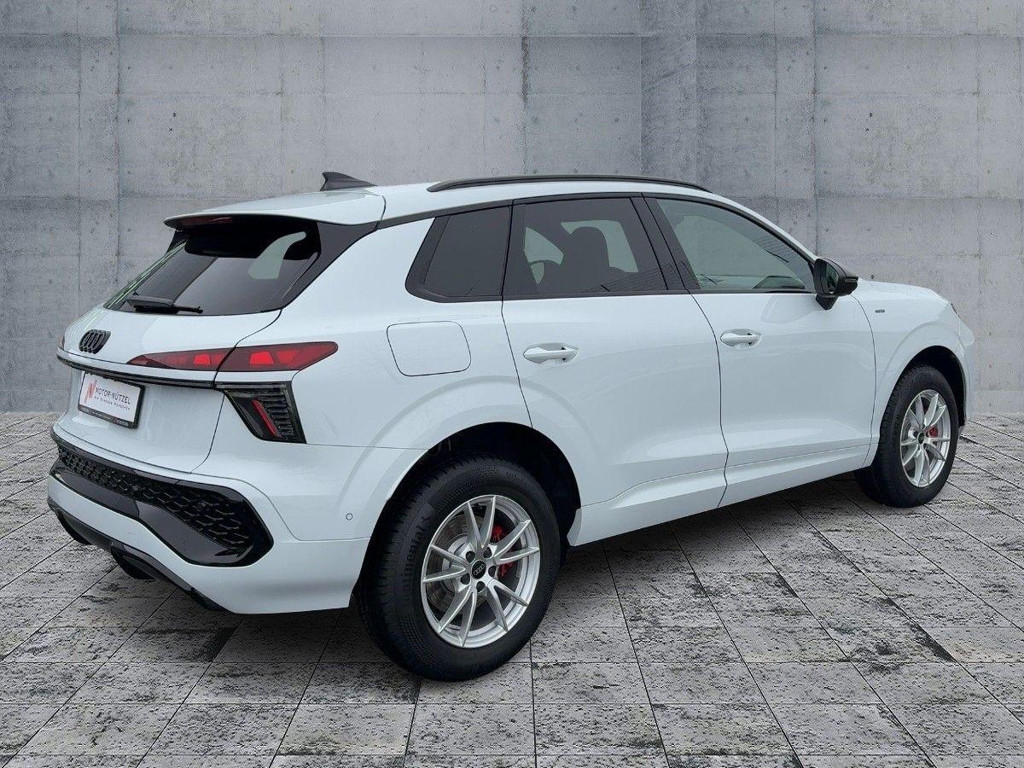 Audi Q3 S-Tronic Hybride