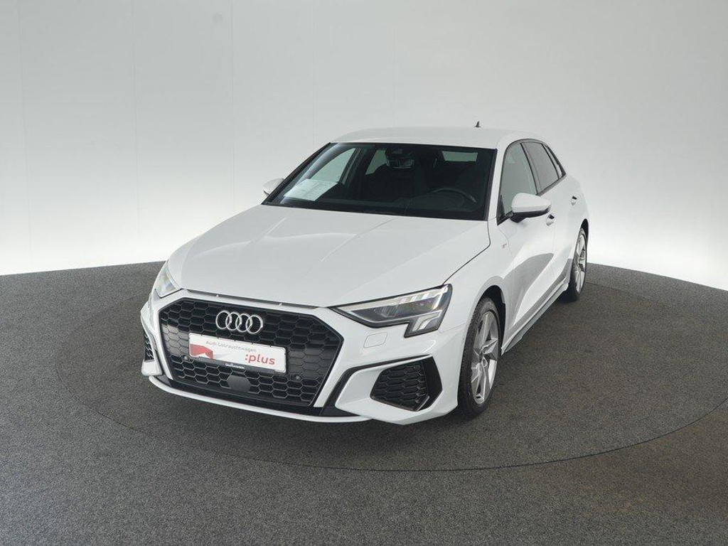 Audi A3 Sportback Sedan S-Line S-Tronic 35 TFSI