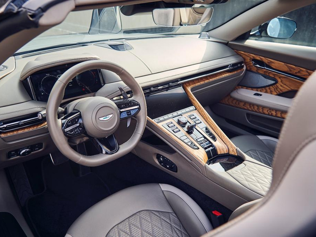 Aston Martin DB12