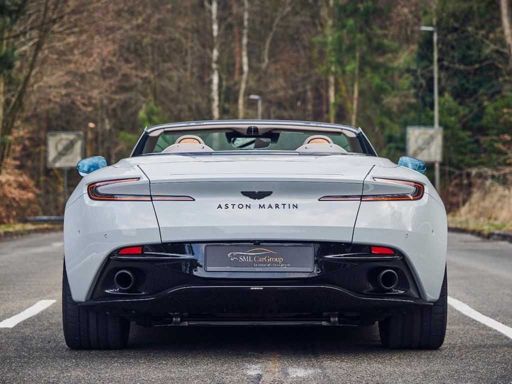 Aston Martin DB12
