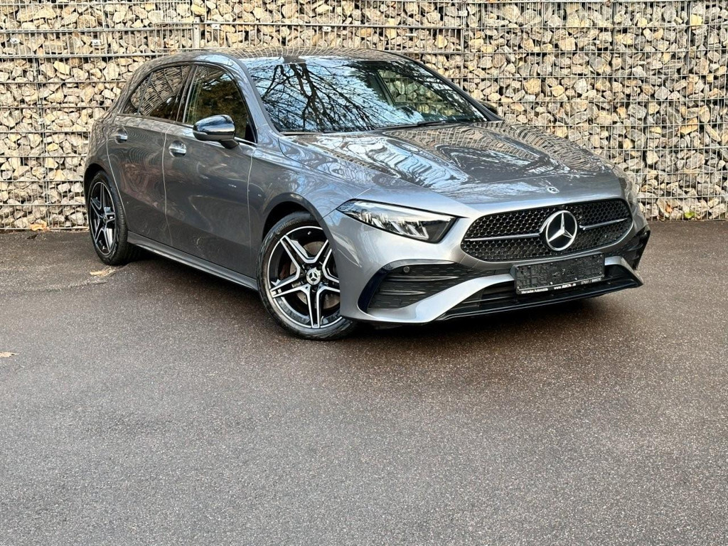 Mercedes-Benz A-Klasse A 220 AMG Line A 220 d
