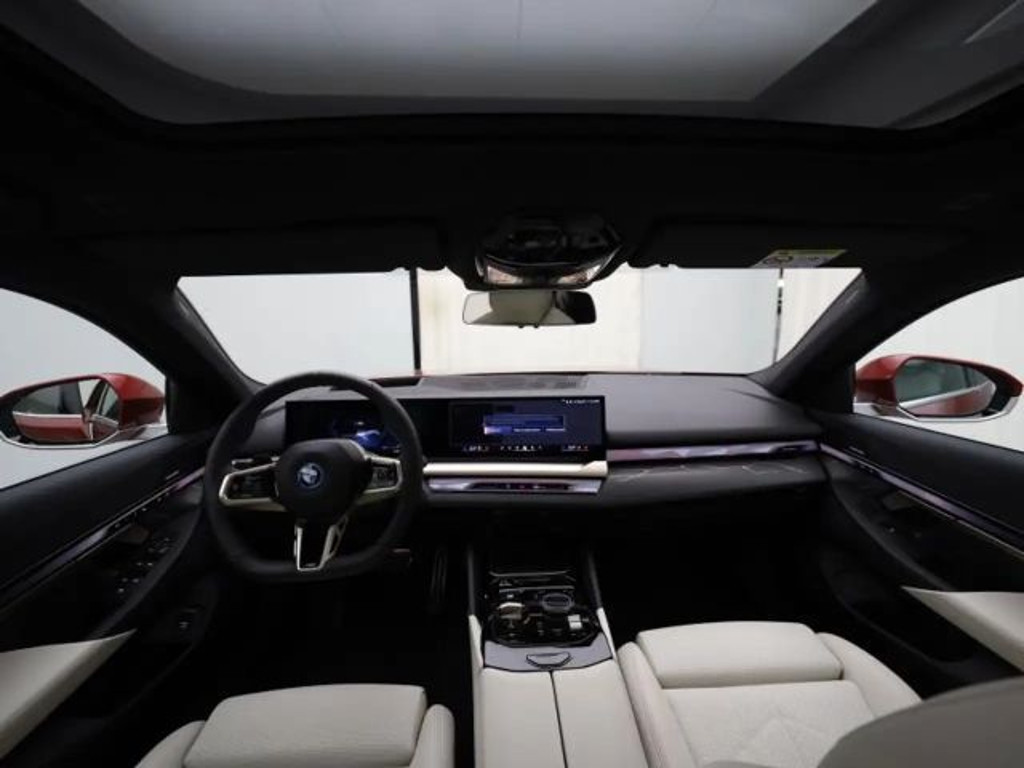 BMW i5