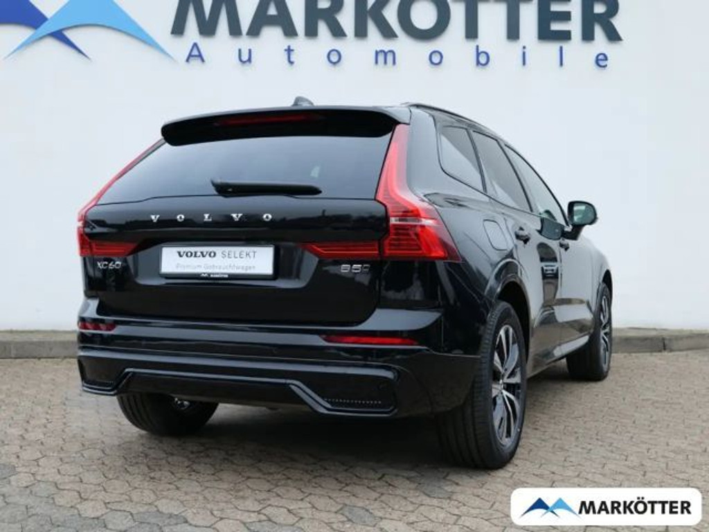 Volvo XC60 AWD Plus Dark