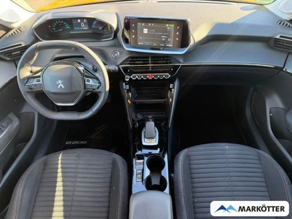 Peugeot e-208