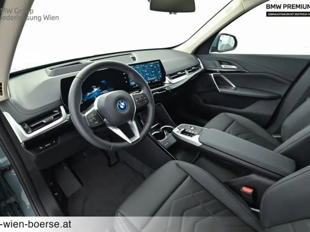 BMW iX1