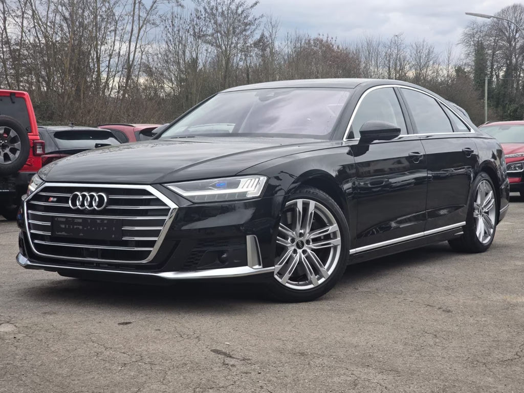 Audi S8