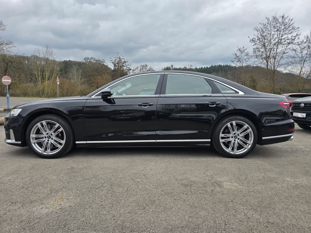 Audi S8