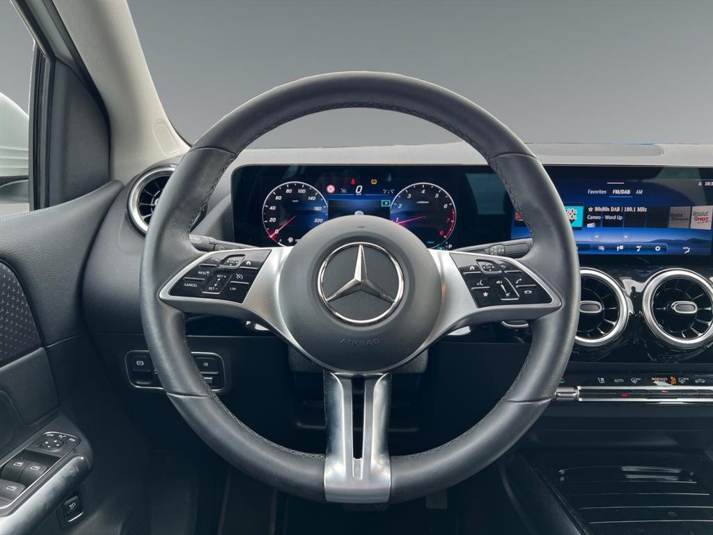 Mercedes-Benz B-Klasse B 200 AHK Navi Digi. Cockpit LED El. Heckklappe