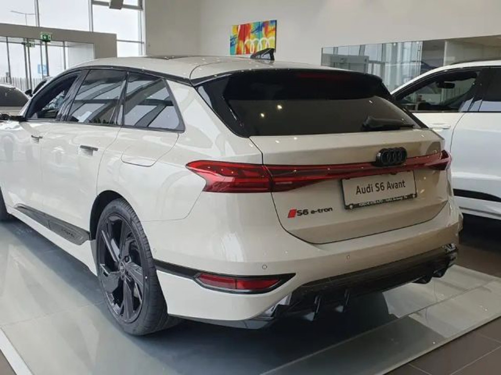 Audi S6 e-tron