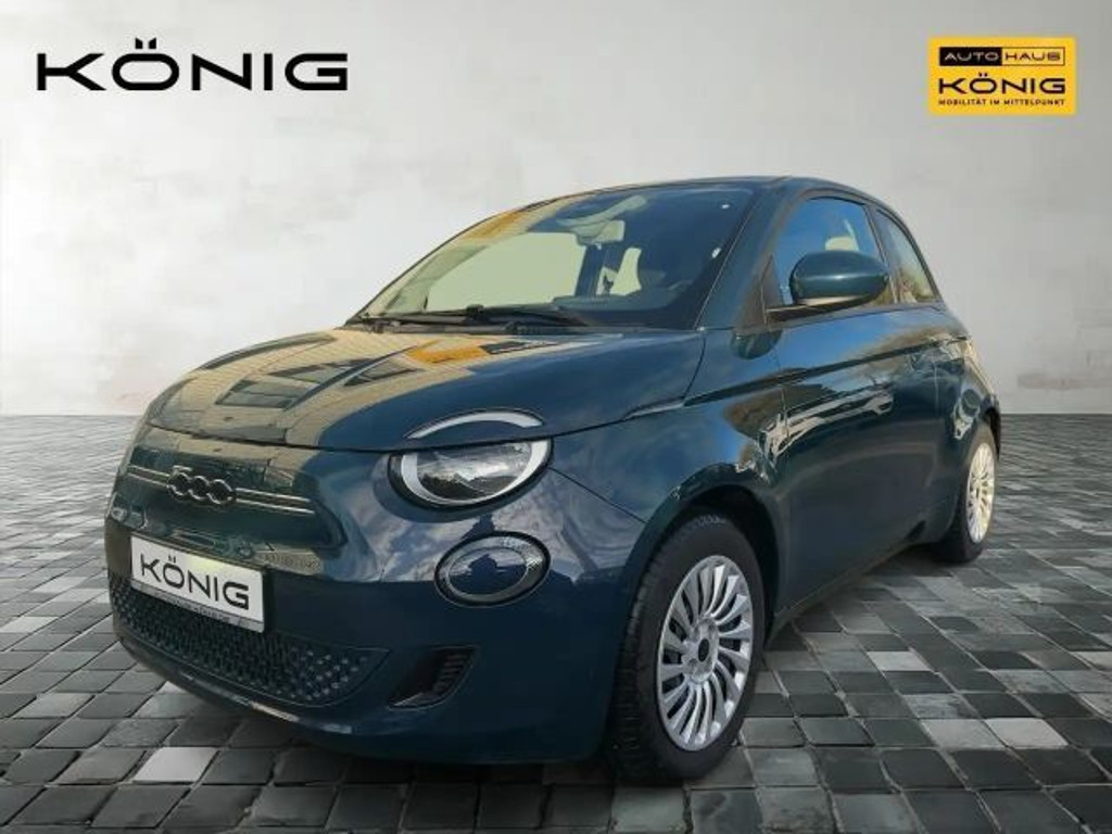Fiat 500e Action