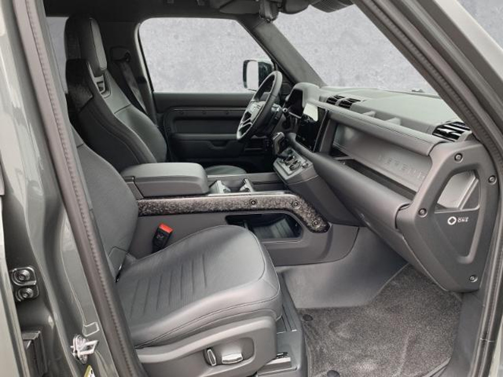 Land Rover Defender 110