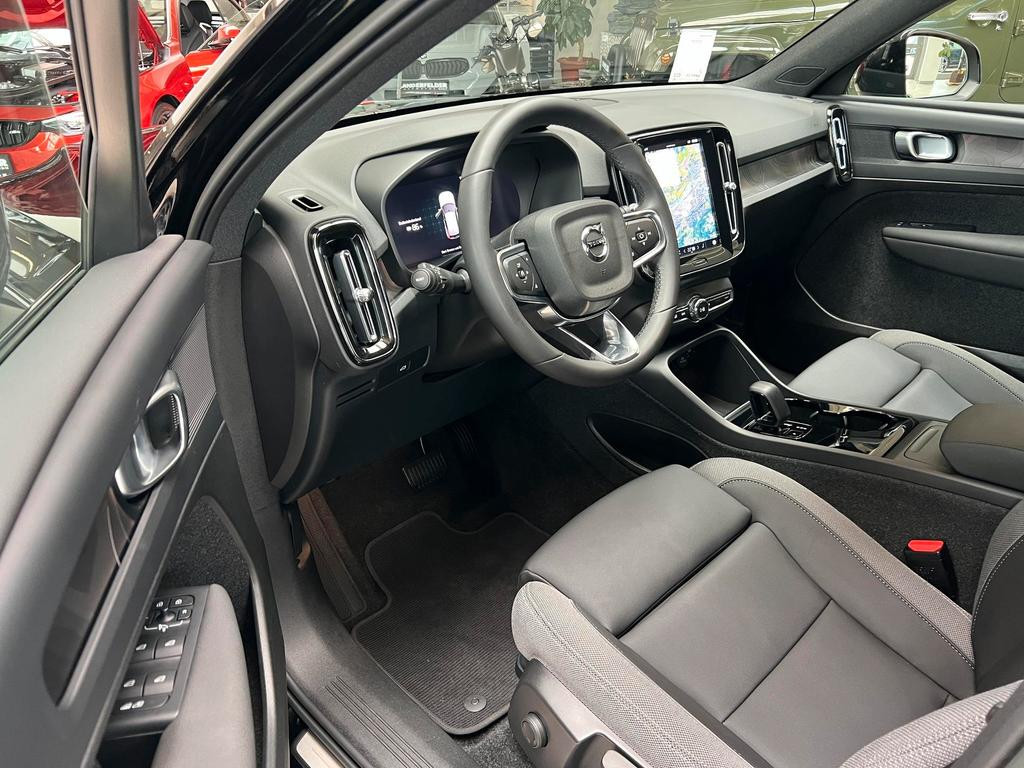 Volvo EX40