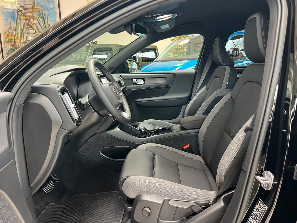 Volvo EX40