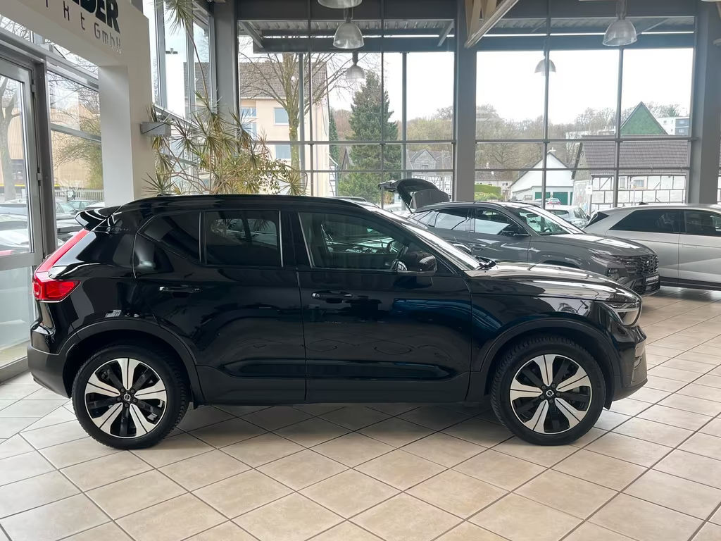 Volvo EX40