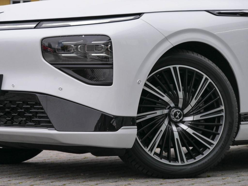 Xpeng G9