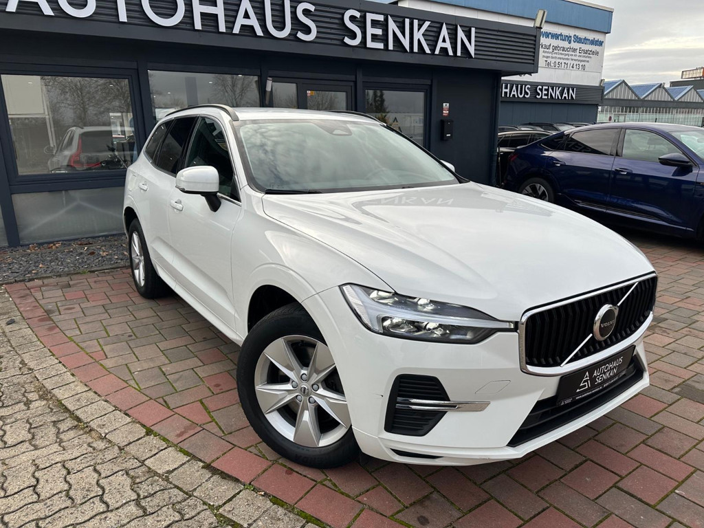 Volvo XC60 Momentum R-Design