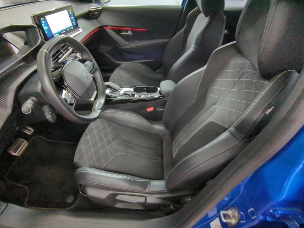 Peugeot e-208