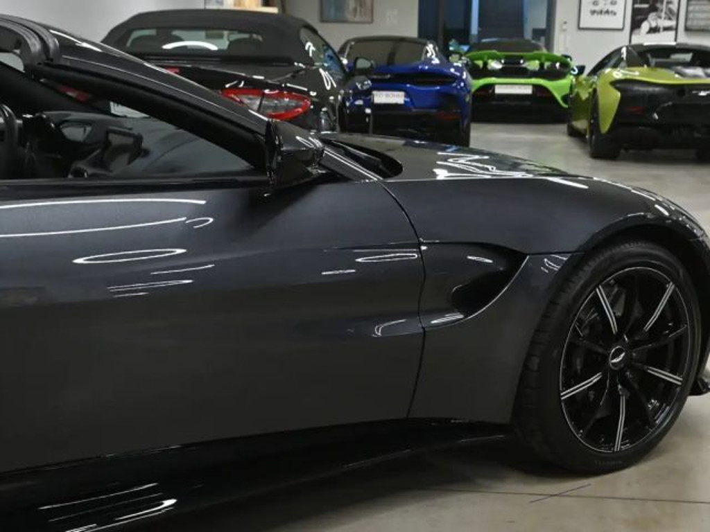 Aston Martin Vantage