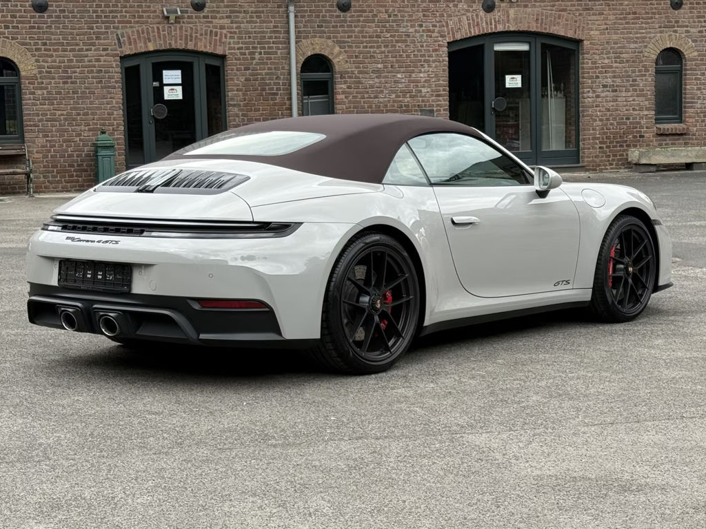Porsche 992