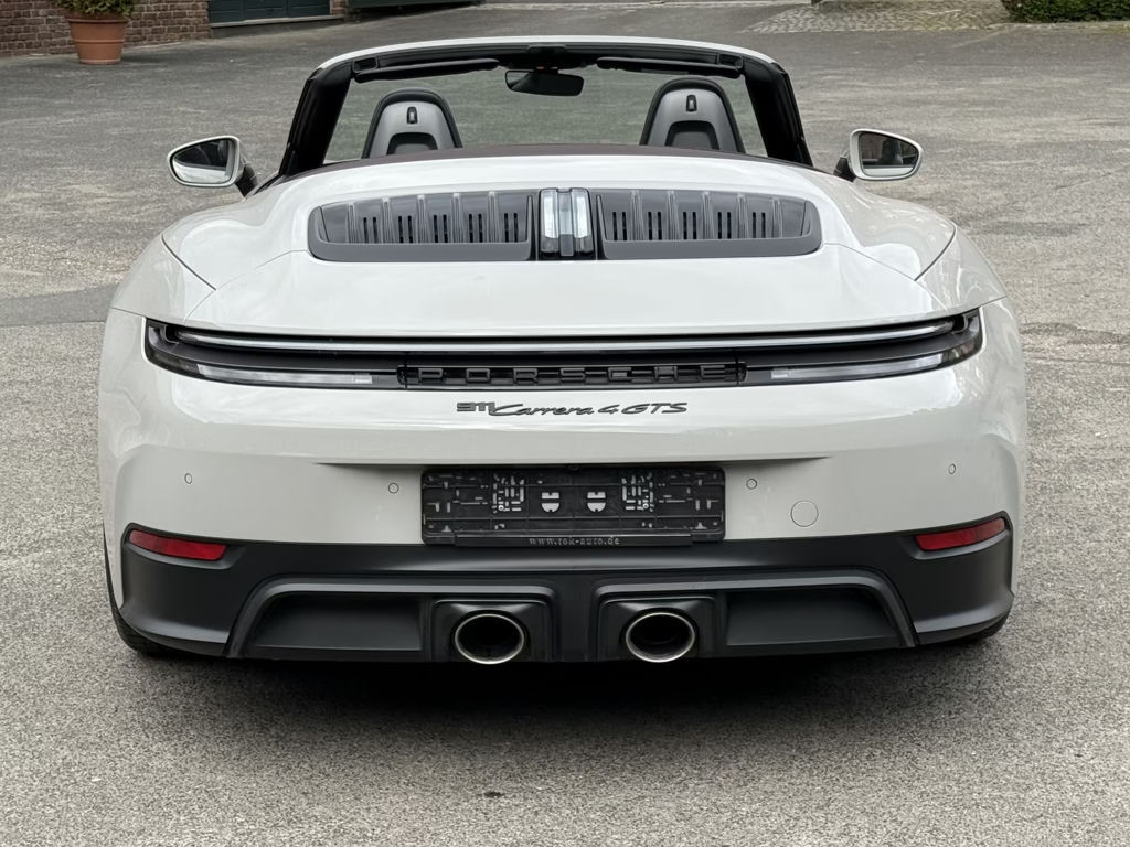 Porsche 992