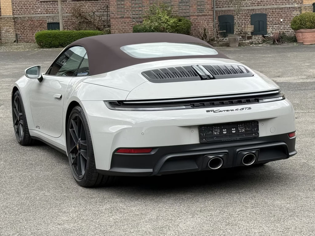 Porsche 992