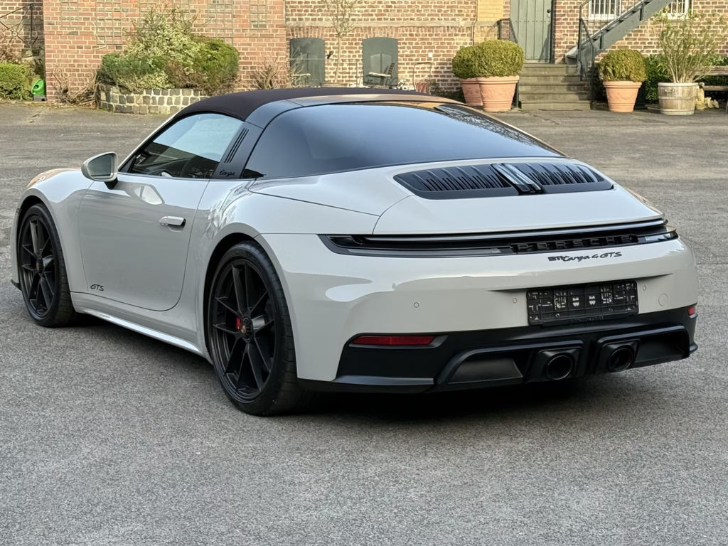 Porsche 992