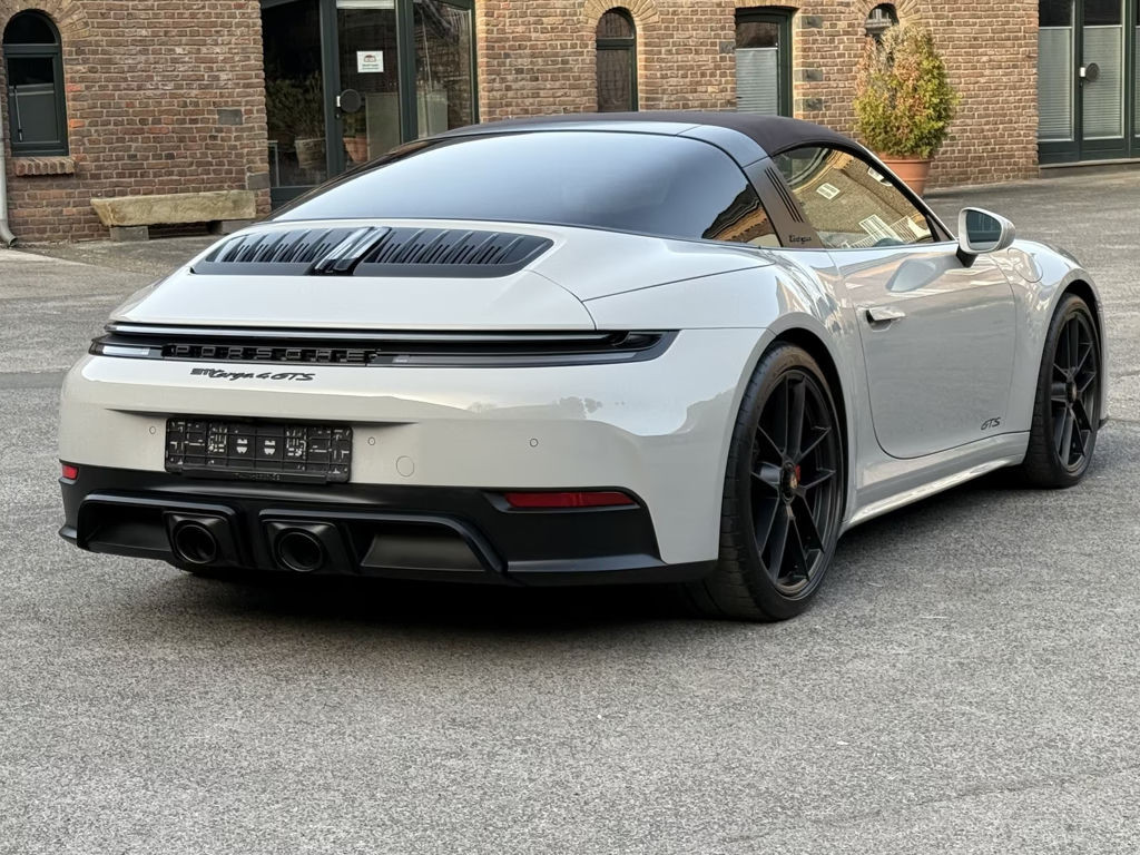 Porsche 992